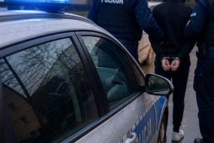 Legnica: 13-latek ranił nożem rówieśnika i uciekł. Policja zatrzymała sprawcę