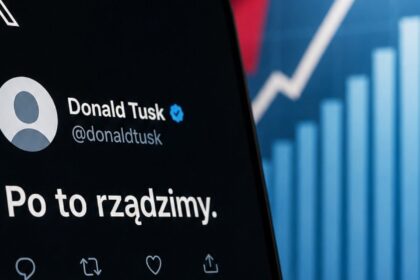 Tusk chwali się wzrostem wynagrodzeń, a wpis o „po to rządzimy” wywołał dyskusję