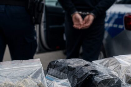25 osób na ławie oskarżonych w sprawie handlu narkotykami w Krośnie i regionie