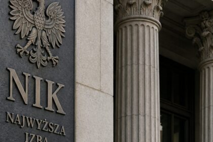 Akt oskarżenia w sprawie byłego prezesa NIK: prokuratura mówi o nakłanianiu do ujawnienia tajemnicy skarbowej