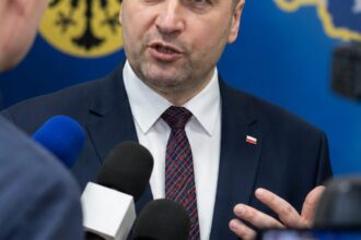 Czarnek odwrócił role na konferencji. Dziennikarz TVP Info w likwidacji pytał o wsparcie dla Ukrainy, a polityk odpowiedział ripostą