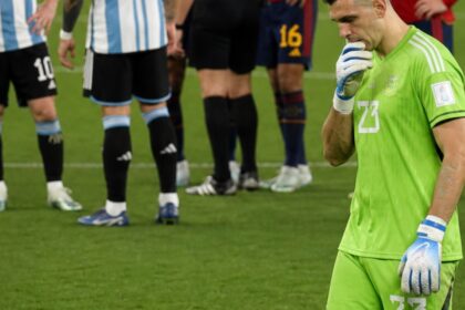 Finał mundialu bez goli, ale z dramatem: Argentyna i Hiszpania 0:0 po 90 minutach, czerwona kartka dla Enzo Fernandeza